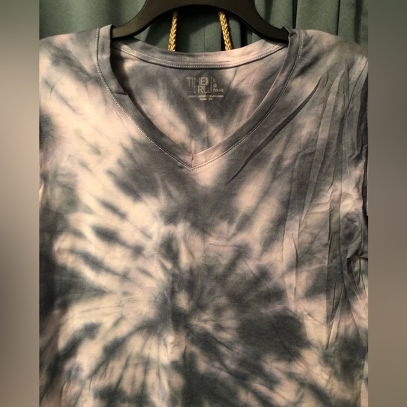 Tie dye, pink & Blue, beautiful color.         (Inventory tub #1) - Picture 3 of 5